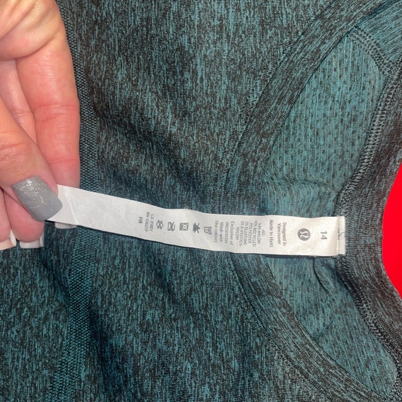 Lululemon Swiftly 2.0 Race Length Top. Long Sleeve Teal Lagoon/Black. Size 14 - Picture 6 of 9